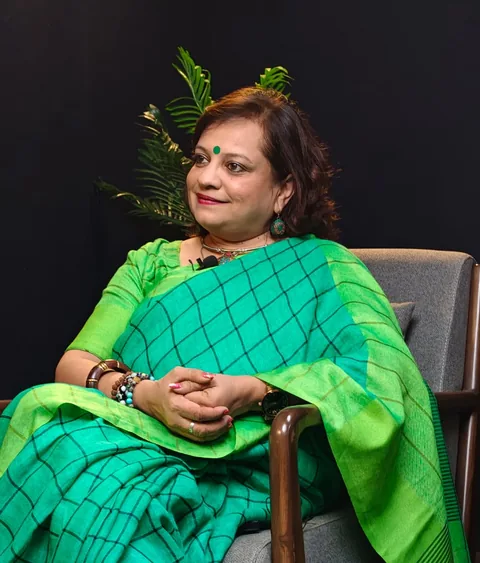 Dr. Riddhe Sshilpi, Vastu consultant in Mumbai and founder of Maarwall Kkarma, seated in a consultation chair